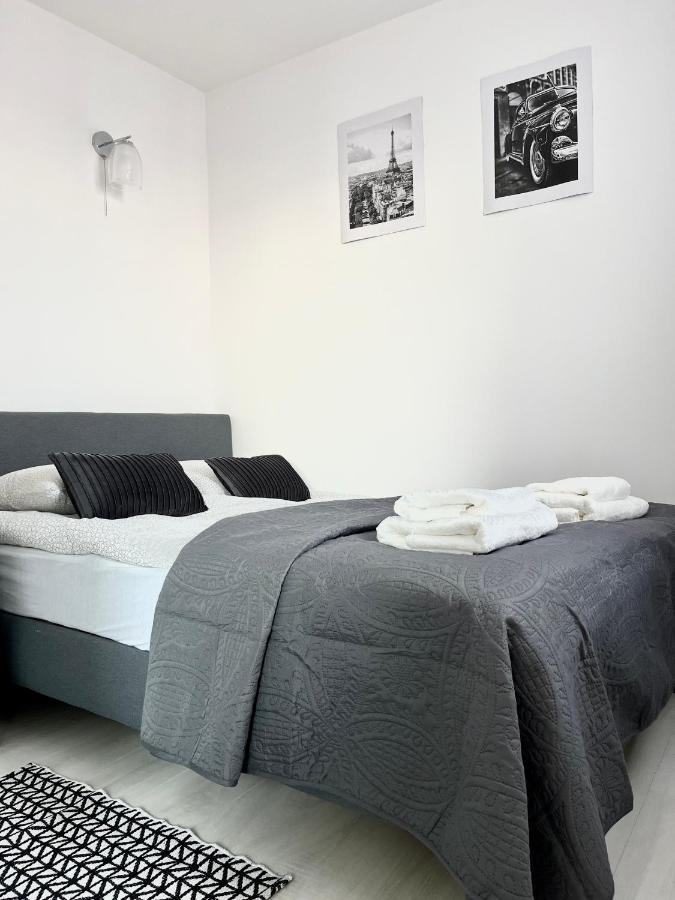 Warsaw Inside Solec With Private Parking Apartamento Exterior foto